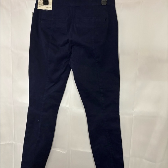New with tags, womens size 2 Gap Khakis pants, #C844 - Picture 2 of 7